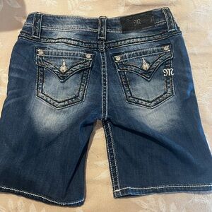 Miss Me Signature Mid-Shorts Size 27